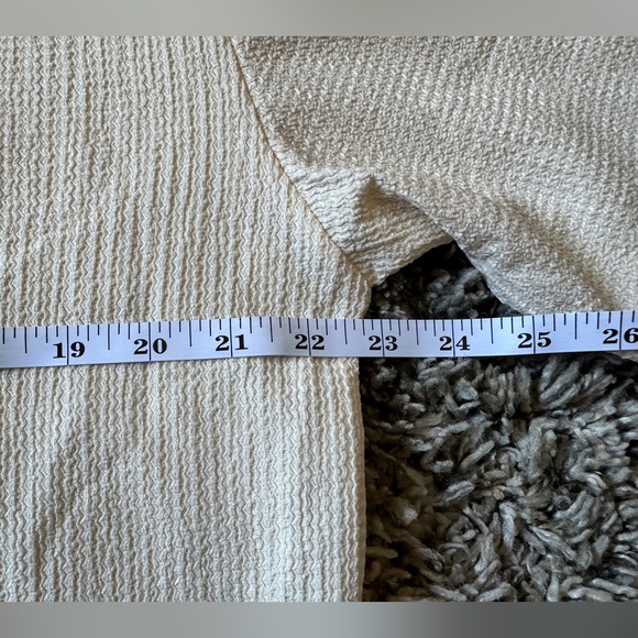 FashionNova Men textured t-shirt - Picture 5 of 6